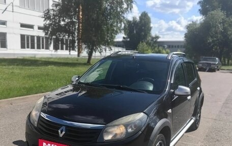 Renault Sandero I, 2013 год, 720 000 рублей, 2 фотография