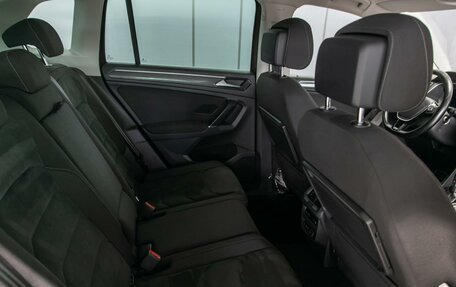 Volkswagen Tiguan II, 2018 год, 2 490 000 рублей, 16 фотография