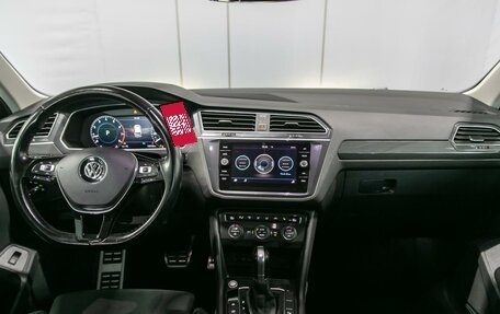 Volkswagen Tiguan II, 2018 год, 2 490 000 рублей, 17 фотография