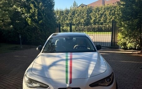 Alfa Romeo Giulia II, 2017 год, 2 350 000 рублей, 1 фотография