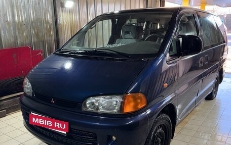Mitsubishi Space Gear I рестайлинг, 1997 год, 515 000 рублей, 2 фотография