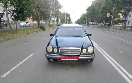 Mercedes-Benz E-Класс, 1996 год, 235 000 рублей, 2 фотография