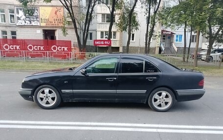 Mercedes-Benz E-Класс, 1996 год, 235 000 рублей, 3 фотография