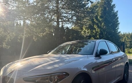 Alfa Romeo Giulia II, 2017 год, 2 350 000 рублей, 2 фотография