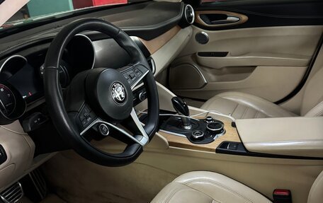 Alfa Romeo Giulia II, 2017 год, 2 350 000 рублей, 7 фотография
