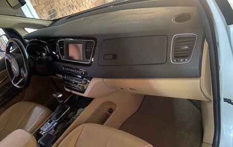 KIA Carnival III, 2019 год, 3 400 000 рублей, 16 фотография