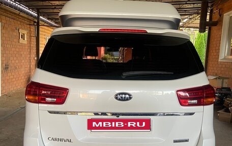 KIA Carnival III, 2019 год, 3 400 000 рублей, 21 фотография