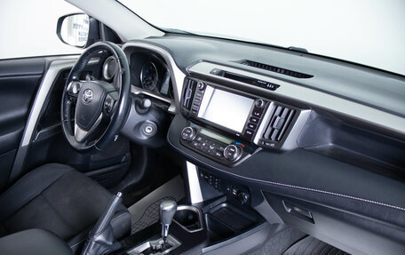 Toyota RAV4, 2017 год, 2 149 000 рублей, 11 фотография