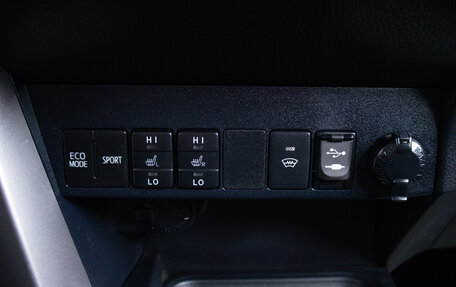 Toyota RAV4, 2017 год, 2 149 000 рублей, 19 фотография