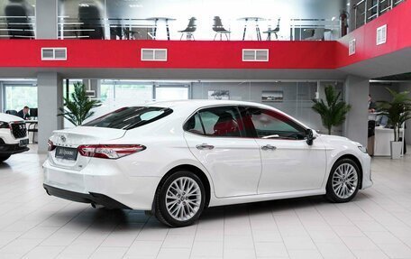 Toyota Camry, 2019 год, 2 750 000 рублей, 2 фотография