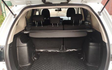 Mitsubishi Outlander III рестайлинг 3, 2016 год, 1 680 000 рублей, 5 фотография