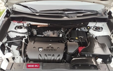 Mitsubishi Outlander III рестайлинг 3, 2016 год, 1 680 000 рублей, 6 фотография