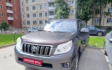 Toyota Land Cruiser Prado 150 рестайлинг 2, 2013 год, 2 600 000 рублей, 1 фотография