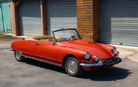 Citroen DS i рестайлинг 2, 1967 год, 23 000 000 рублей, 1 фотография