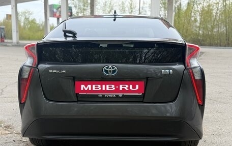 Toyota Prius IV XW50, 2016 год, 1 550 000 рублей, 6 фотография