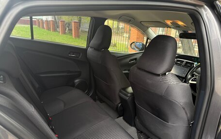 Toyota Prius IV XW50, 2016 год, 1 550 000 рублей, 9 фотография