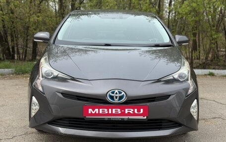 Toyota Prius IV XW50, 2016 год, 1 550 000 рублей, 7 фотография