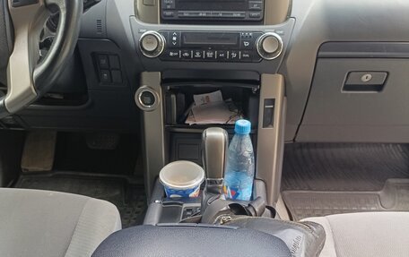 Toyota Land Cruiser Prado 150 рестайлинг 2, 2013 год, 2 600 000 рублей, 6 фотография