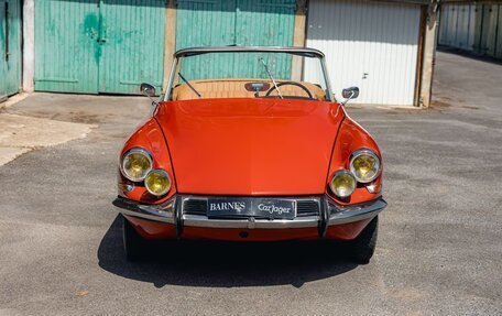 Citroen DS i рестайлинг 2, 1967 год, 23 000 000 рублей, 2 фотография