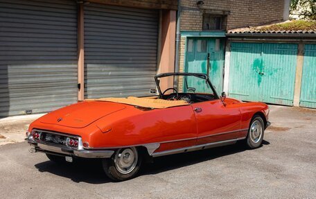 Citroen DS i рестайлинг 2, 1967 год, 23 000 000 рублей, 9 фотография