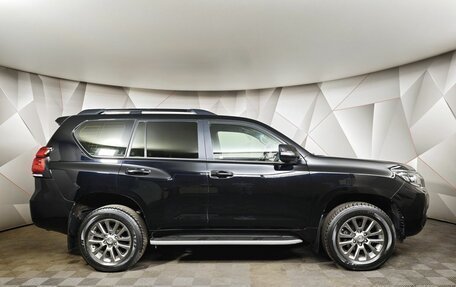 Toyota Land Cruiser Prado 150 рестайлинг 2, 2019 год, 5 200 000 рублей, 6 фотография