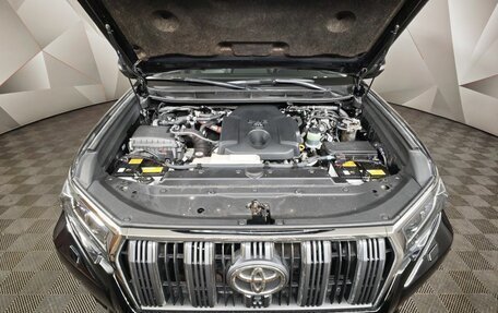 Toyota Land Cruiser Prado 150 рестайлинг 2, 2019 год, 5 200 000 рублей, 11 фотография