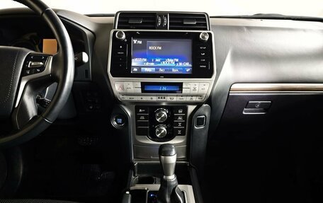 Toyota Land Cruiser Prado 150 рестайлинг 2, 2019 год, 5 200 000 рублей, 14 фотография