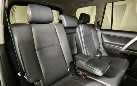 Toyota Land Cruiser Prado 150 рестайлинг 2, 2019 год, 5 200 000 рублей, 16 фотография