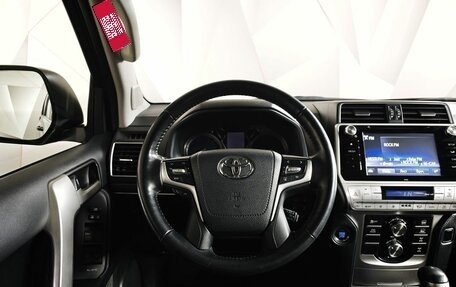 Toyota Land Cruiser Prado 150 рестайлинг 2, 2019 год, 5 200 000 рублей, 19 фотография