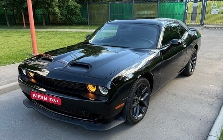 Dodge Challenger III рестайлинг 2, 2022 год, 4 699 999 рублей, 1 фотография