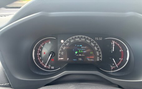 Toyota RAV4, 2022 год, 3 650 000 рублей, 10 фотография