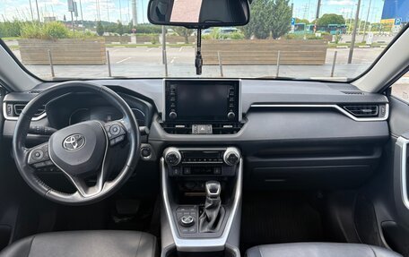 Toyota RAV4, 2022 год, 3 650 000 рублей, 9 фотография