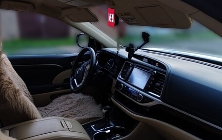 Toyota Highlander III, 2014 год, 3 100 000 рублей, 5 фотография