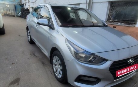 Hyundai Solaris II рестайлинг, 2018 год, 600 000 рублей, 2 фотография