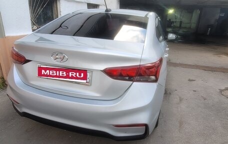 Hyundai Solaris II рестайлинг, 2018 год, 600 000 рублей, 3 фотография