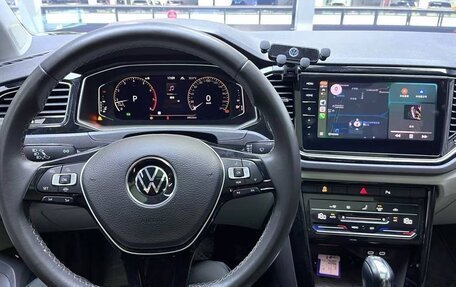 Volkswagen T-Roc I, 2021 год, 2 650 000 рублей, 11 фотография