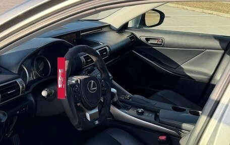 Lexus IS III, 2017 год, 2 450 000 рублей, 13 фотография