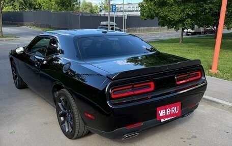 Dodge Challenger III рестайлинг 2, 2022 год, 4 699 999 рублей, 3 фотография