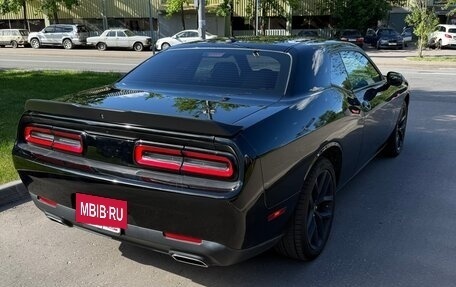 Dodge Challenger III рестайлинг 2, 2022 год, 4 699 999 рублей, 5 фотография