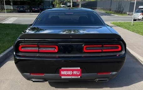 Dodge Challenger III рестайлинг 2, 2022 год, 4 699 999 рублей, 4 фотография