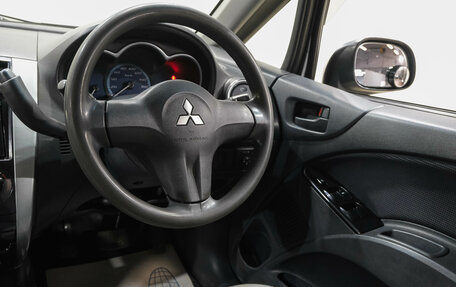 Mitsubishi Colt VI рестайлинг, 2003 год, 299 000 рублей, 18 фотография