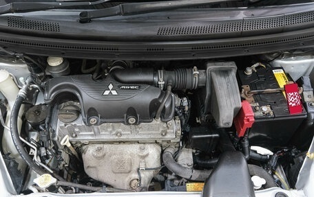 Mitsubishi Colt VI рестайлинг, 2003 год, 299 000 рублей, 30 фотография