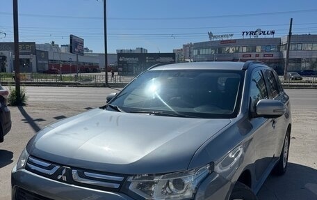 Mitsubishi Outlander III рестайлинг 3, 2012 год, 1 300 000 рублей, 1 фотография
