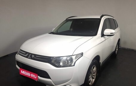 Mitsubishi Outlander III рестайлинг 3, 2012 год, 1 370 000 рублей, 1 фотография
