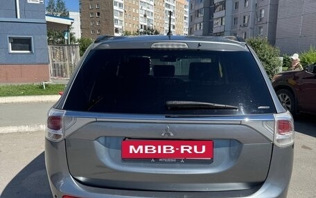 Mitsubishi Outlander III рестайлинг 3, 2012 год, 1 300 000 рублей, 4 фотография