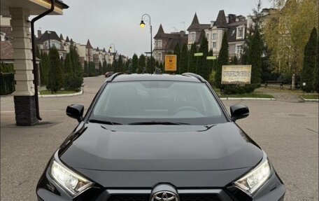 Toyota RAV4, 2020 год, 3 350 000 рублей, 2 фотография