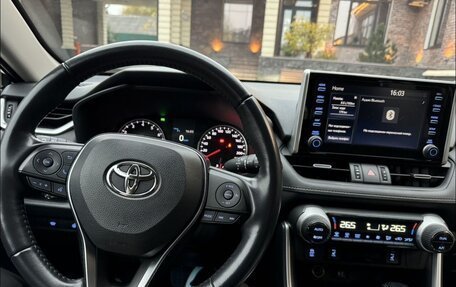 Toyota RAV4, 2020 год, 3 350 000 рублей, 8 фотография