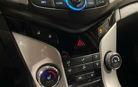 Chevrolet Cruze II, 2013 год, 750 000 рублей, 13 фотография