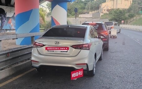 Hyundai Solaris II рестайлинг, 2018 год, 830 000 рублей, 2 фотография