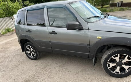 Chevrolet Niva I рестайлинг, 2019 год, 650 000 рублей, 4 фотография